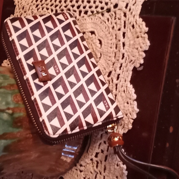 Ralph Lauren Double RL Handbags - Ralph Lauren Wallet, never used, great condition.